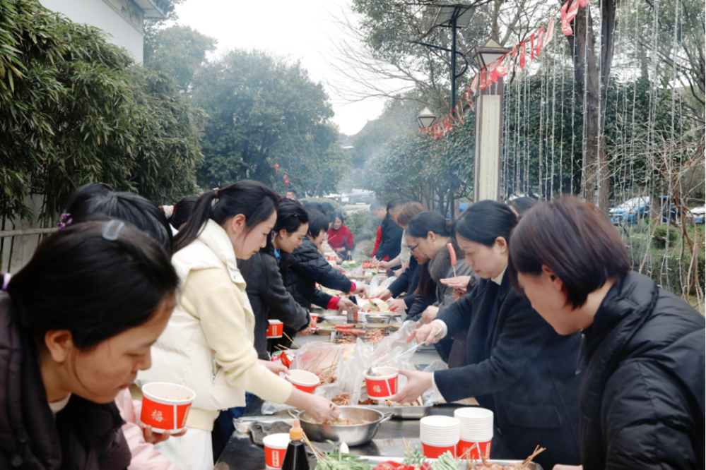 66a6b15f-8d2f-4d35-a267-dfa25e451bd8